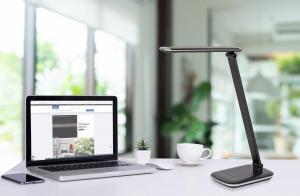 Stona lampa LED MAUL "jazzy" sa dimerom crna