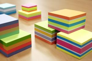 Samolepljivi color mix pack 75x75, KOCKA 400 listova, 3+1 gratis 