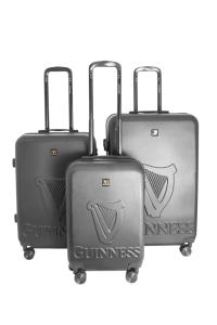 Kofer mali (kabinski) 35x56x20 cm  Guiness crna