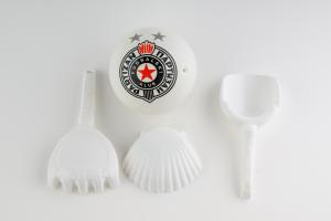 Dečiji set za plažu: Kofica, lopatica, grabuljice, loptica Partizan 